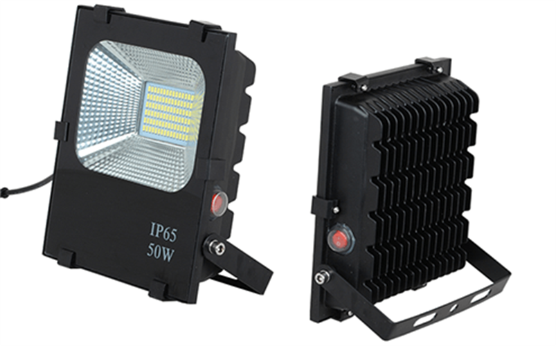 תאורת הצפה FLOOD LIGHT עם פנל סולארי תאורת פרוז'קטור 60 W לבית לקמפינג שטח עבודה קמפינג לייף