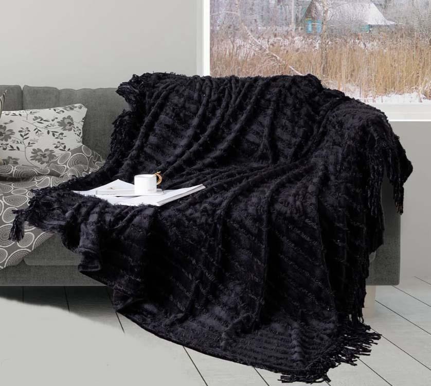 כיסוי למיטה \ שמיכת פינוק קטיפתית עם פרנזים דגם - עומר שחור