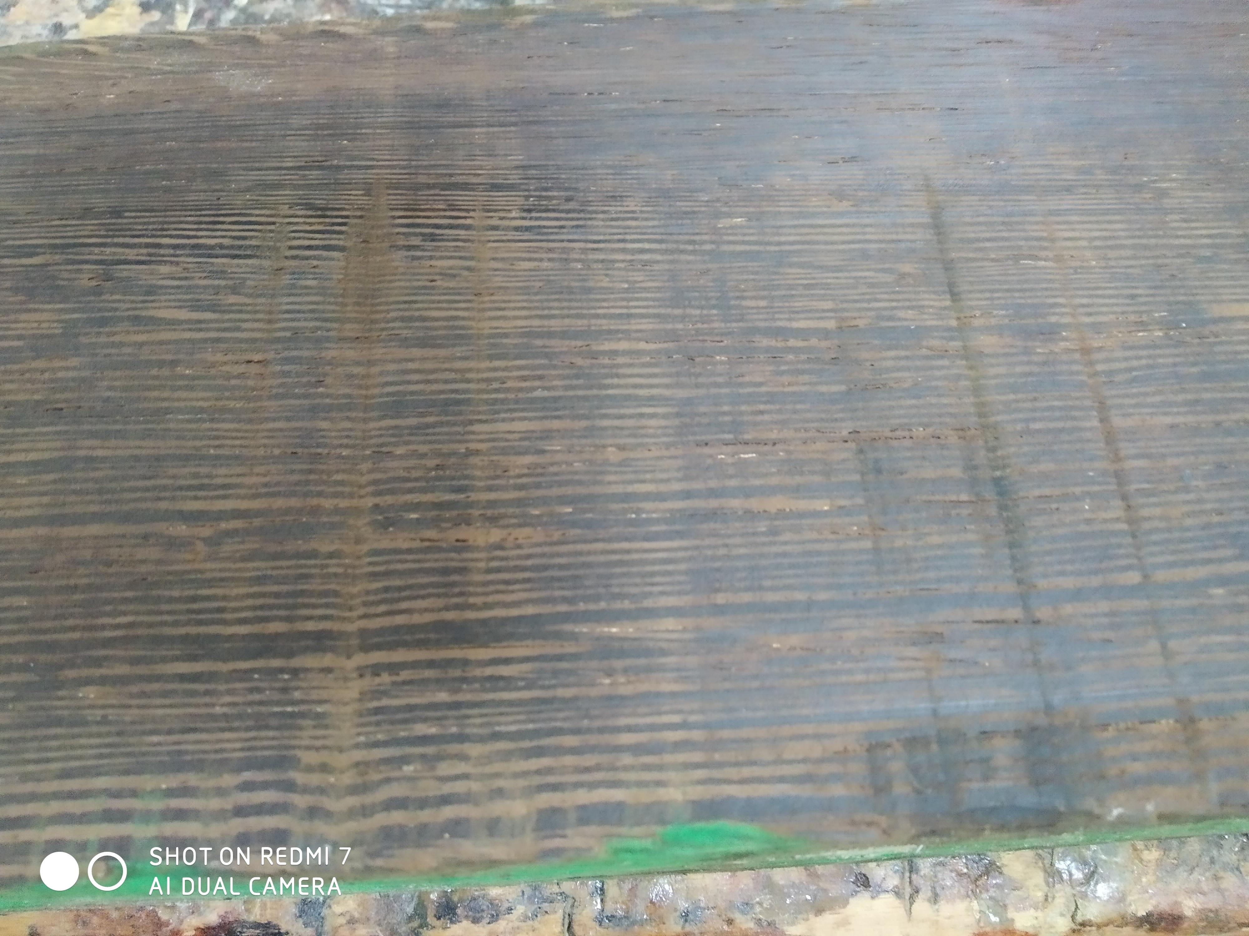 עץ וונגה (כמעט שחור) עץ וונגה (כמעט שחור)