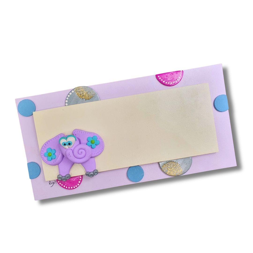 מתנה מקורית ללידה או לעיצוב חדר תינוקות, שלט פיל סגול בעבודת יד אומנותית. מתנה מקורית ללידה או לעיצוב חדר תינוקות, שלט פיל סגול בעבודת יד אומנותית.