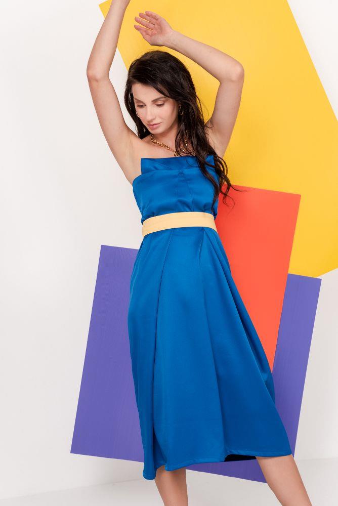 Lift up mood-שמלת קיפולים ארוכה סטרפלס-כחול עמוק עם חגורה צהובה