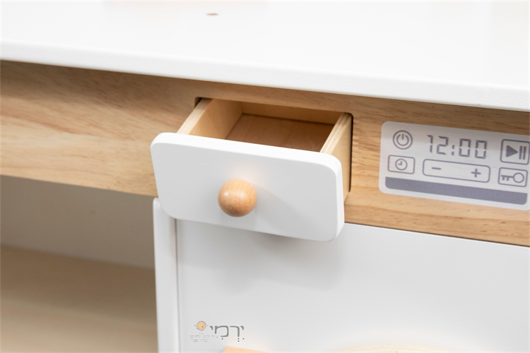 מרכז כישורי חיים מאובזר - אי מטבח וניקיון נייד מעץ + אביזרי עץ מרכז כישורי חיים מאובזר - אי מטבח וניקיון נייד מעץ + אביזרי עץ