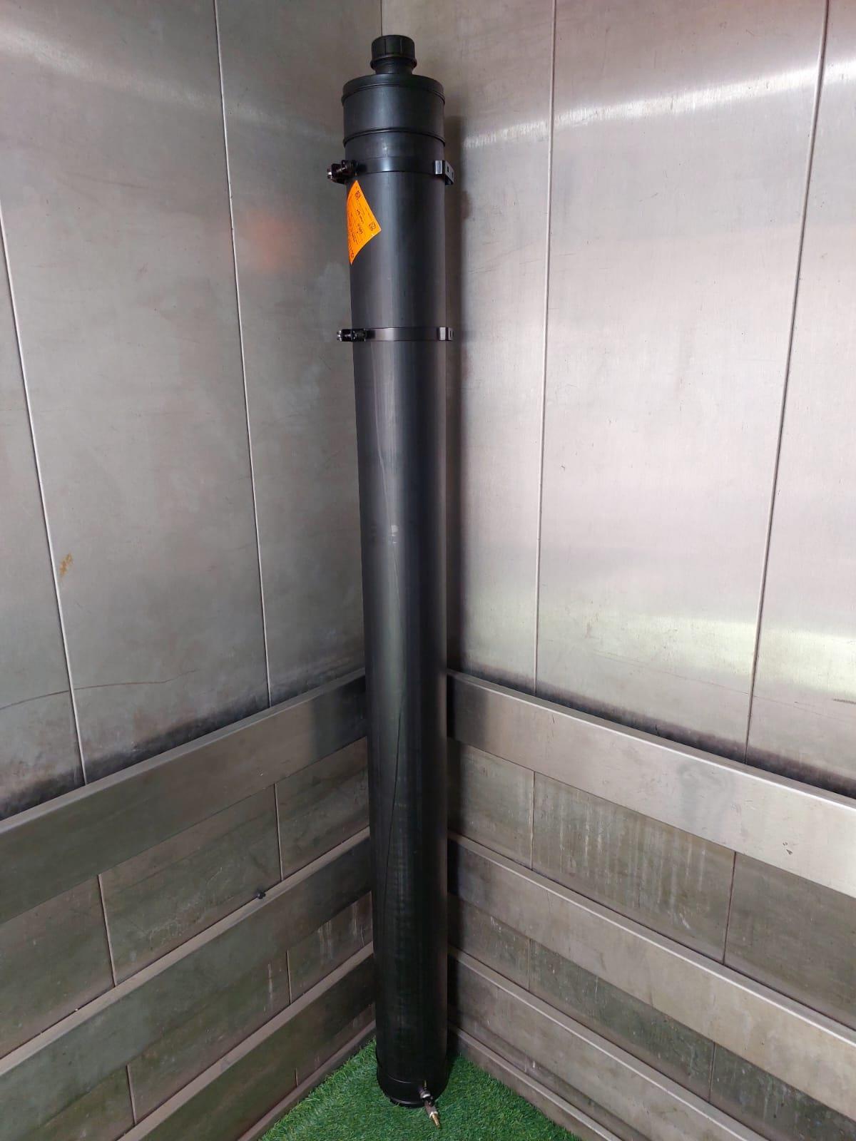 מיכל מים למשאית גובה 2 מטר קוטר 16 סמ מהדורה מיוחדת להתקנה במשאיות נפח 35 ליטר קמפינג לייף  מיכל מים למשאית גובה 2 מטר קוטר 16 סמ מהדורה מיוחדת להתקנה במשאיות נפח 35 ליטר קמפינג לייף