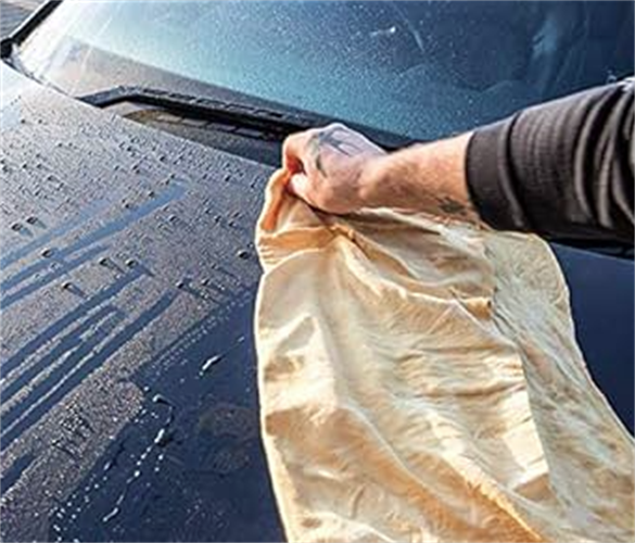 ג'ילדה לרכב מעור אמיתי - PREMIUM NATURAL CHAMOIS מבית MEGUIAR'S | גודל 40X60 ס''מ