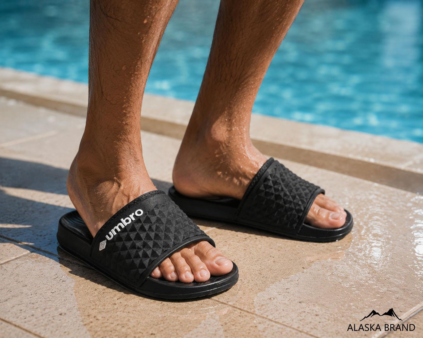 כפכפי מותג יומברו UMBRO - שחור לגבר