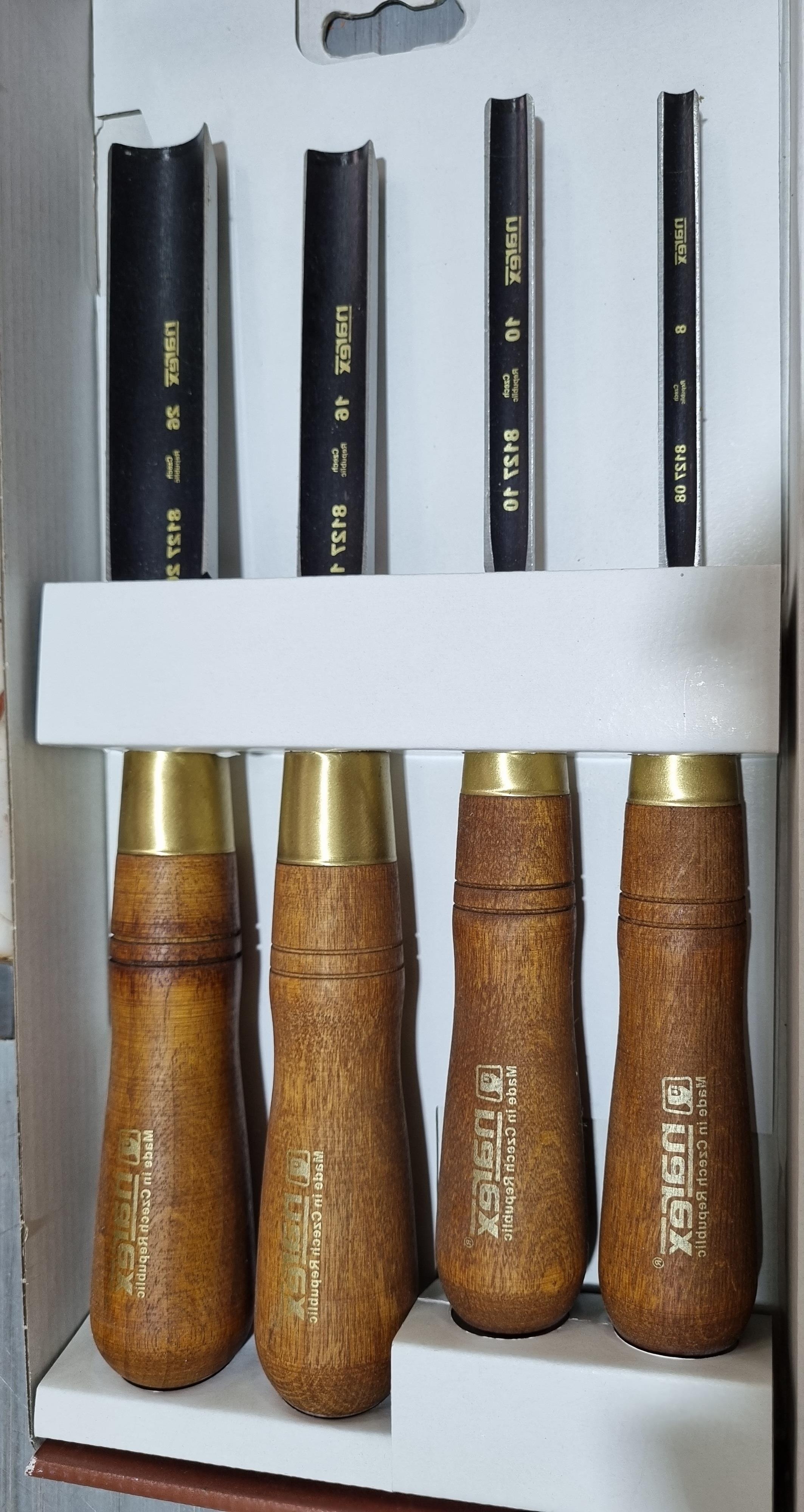 סט של 4 מפסלות מעועלות לגילוף-NAREX סט של 4 מפסלות מעועלות לגילוף-NAREX