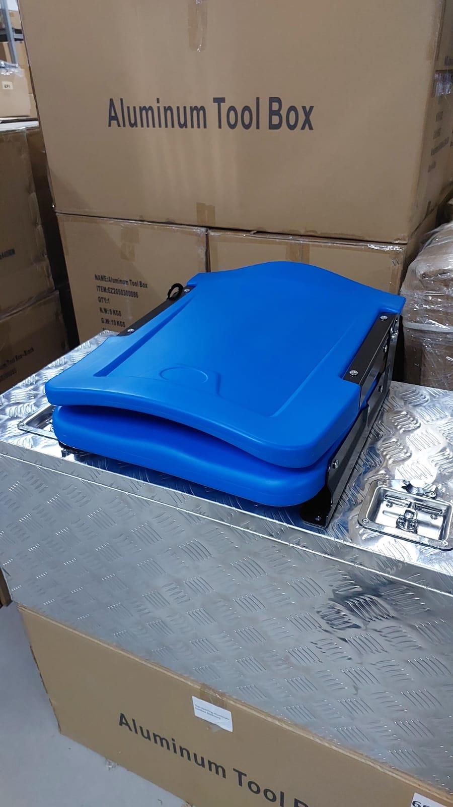 מושב שטח מתקפל COMPACT להתקנה על ארגזי כלים מיול איזי ריידר שיפצור רכבי שטח וסירות קמפינג לייף