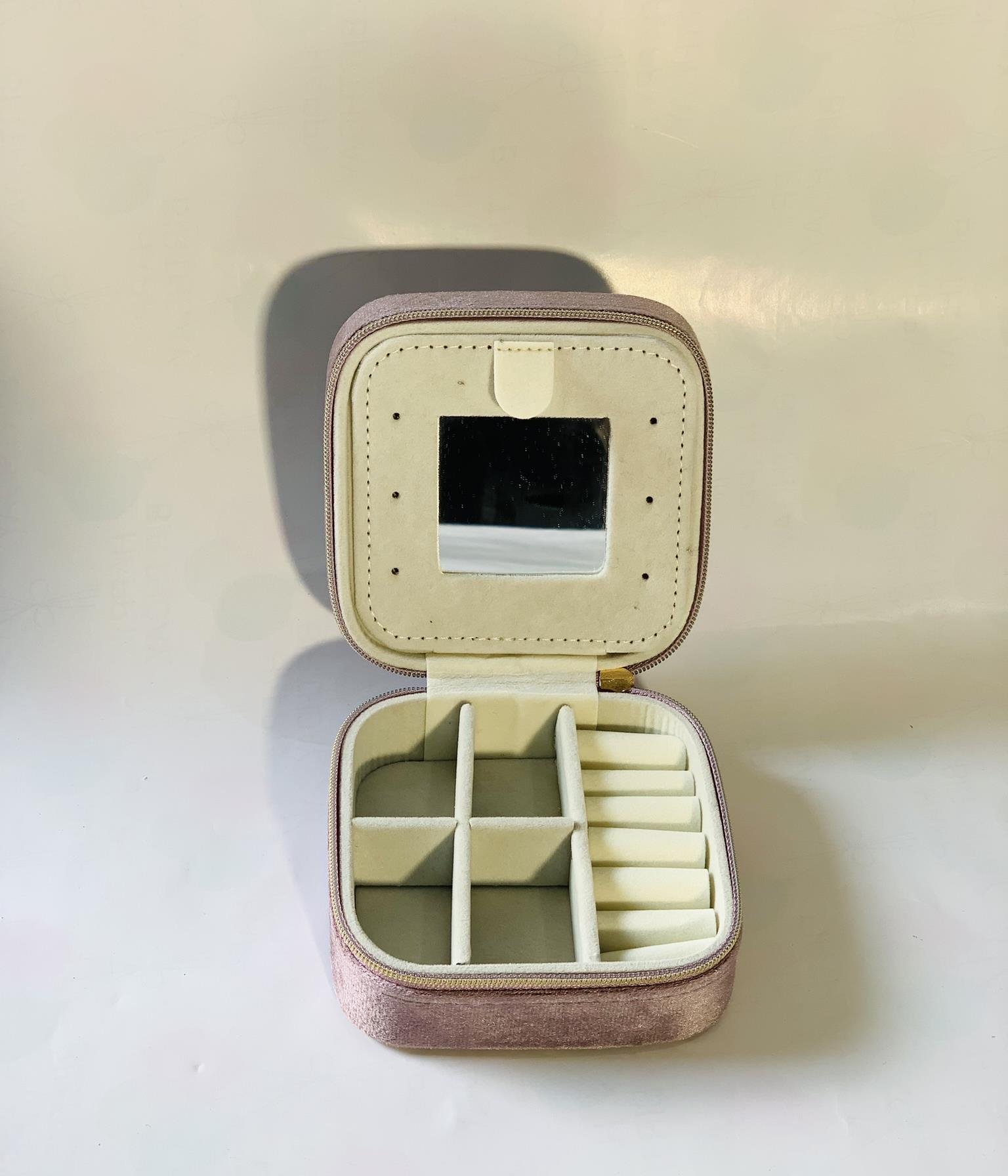 קופסאת תכשיטים סגול