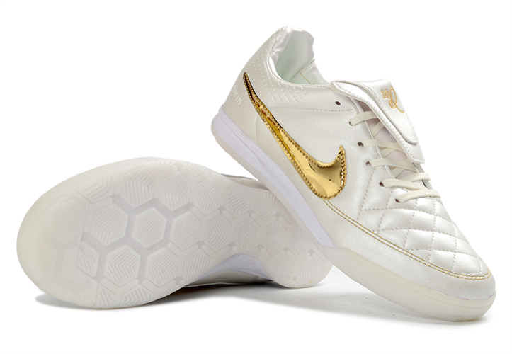 סניקרס כדורגל נייק Nike Tiempo Streetgato לבן זהב