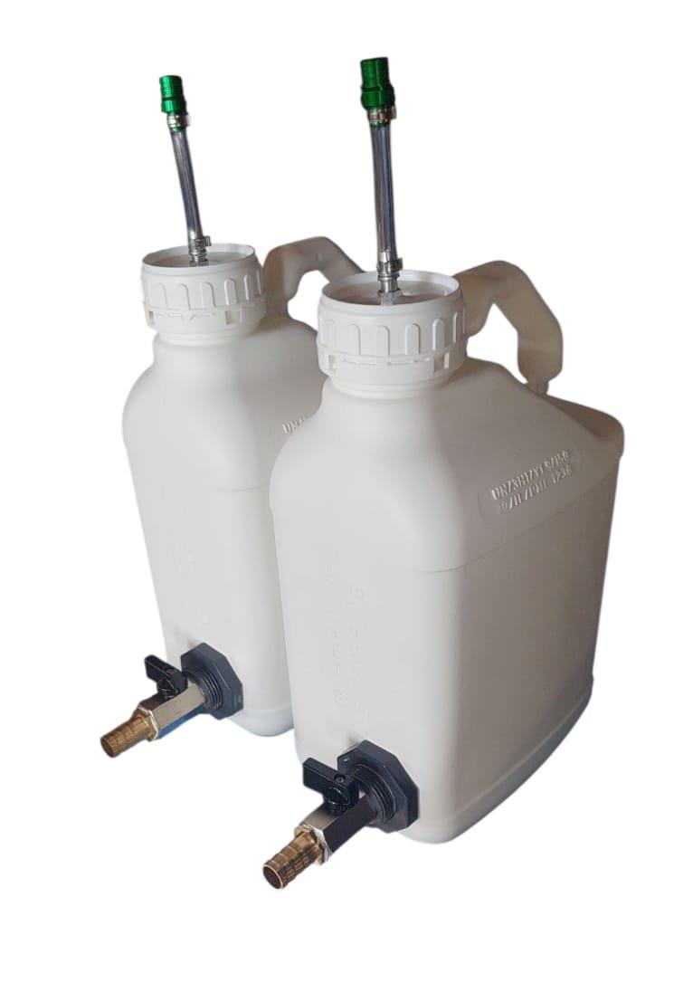 מיכל 5 ליטר עם ברז למזיגת משקאות בארועים והפקות כולל נשם ללא מגע יד אדם קמפינג לייף מיכל 5 ליטר עם ברז למזיגת משקאות בארועים והפקות כולל נשם ללא מגע יד אדם קמפינג לייף