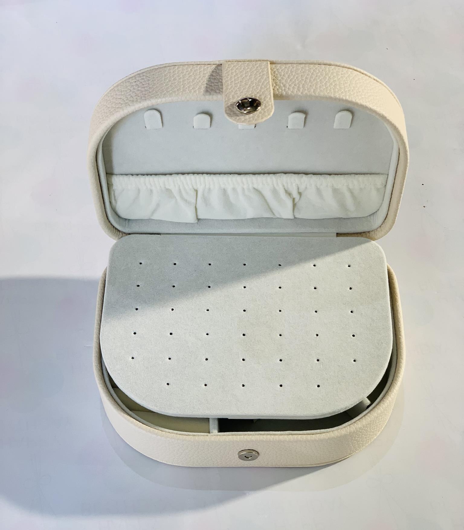 קופסת תכשיטים לבן מלבן