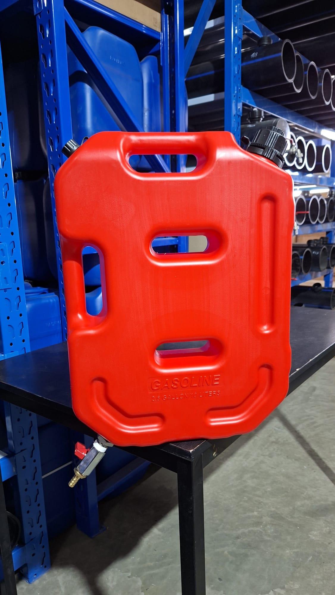 מיכל 10 ליטר שטוח עם ברז ריקון בצד הנגדי לפתח המילוי קמפינג לייף