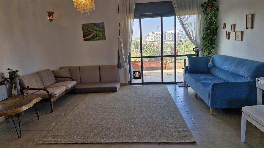 שטיח לולאות דגם אירנה - צבע Beige + מסגרת