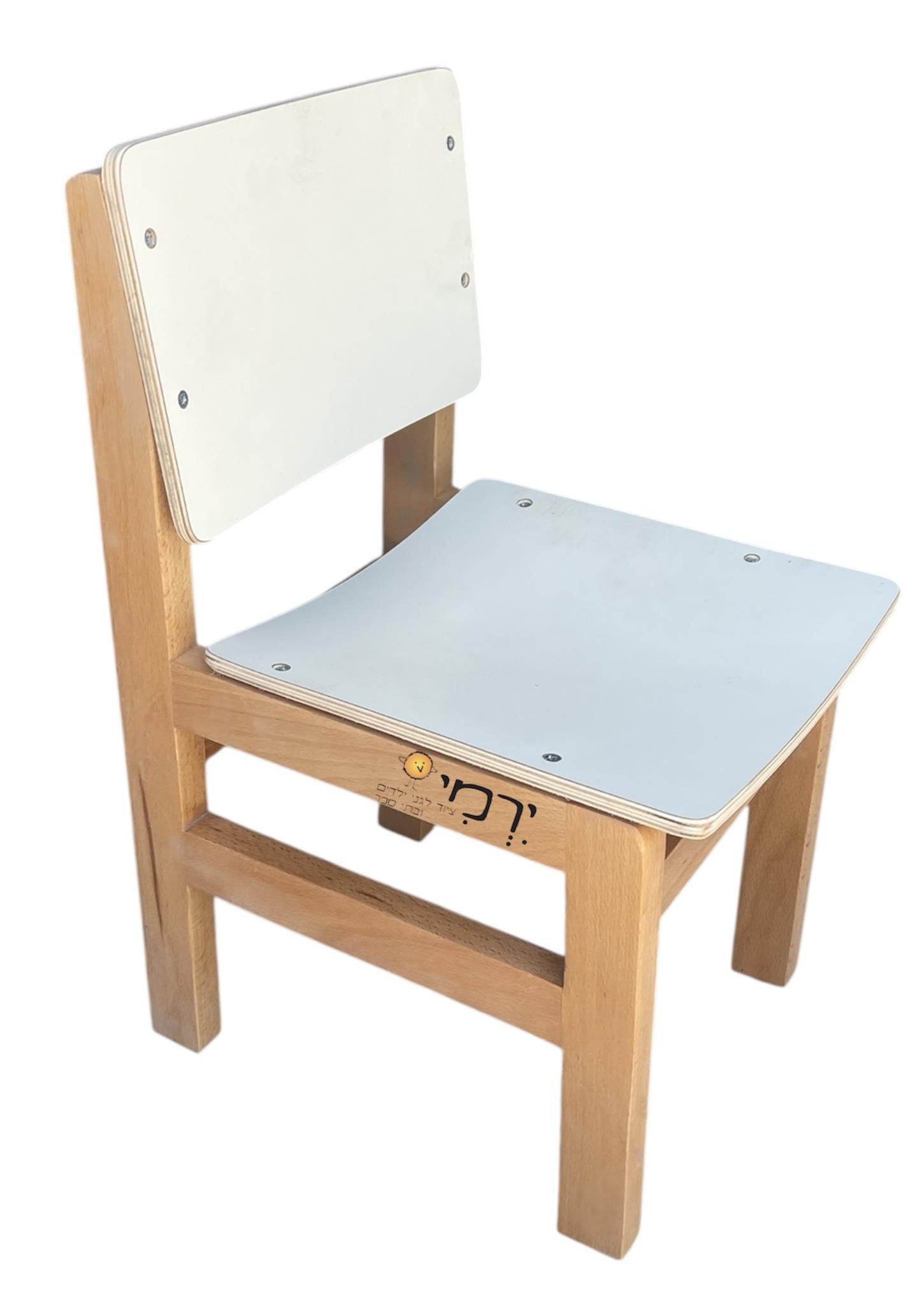 כיסא עץ רגלי בוק