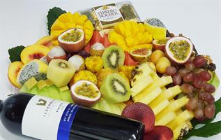 Huge tray: fruits,wine&chocolate - אדיר בתוספות