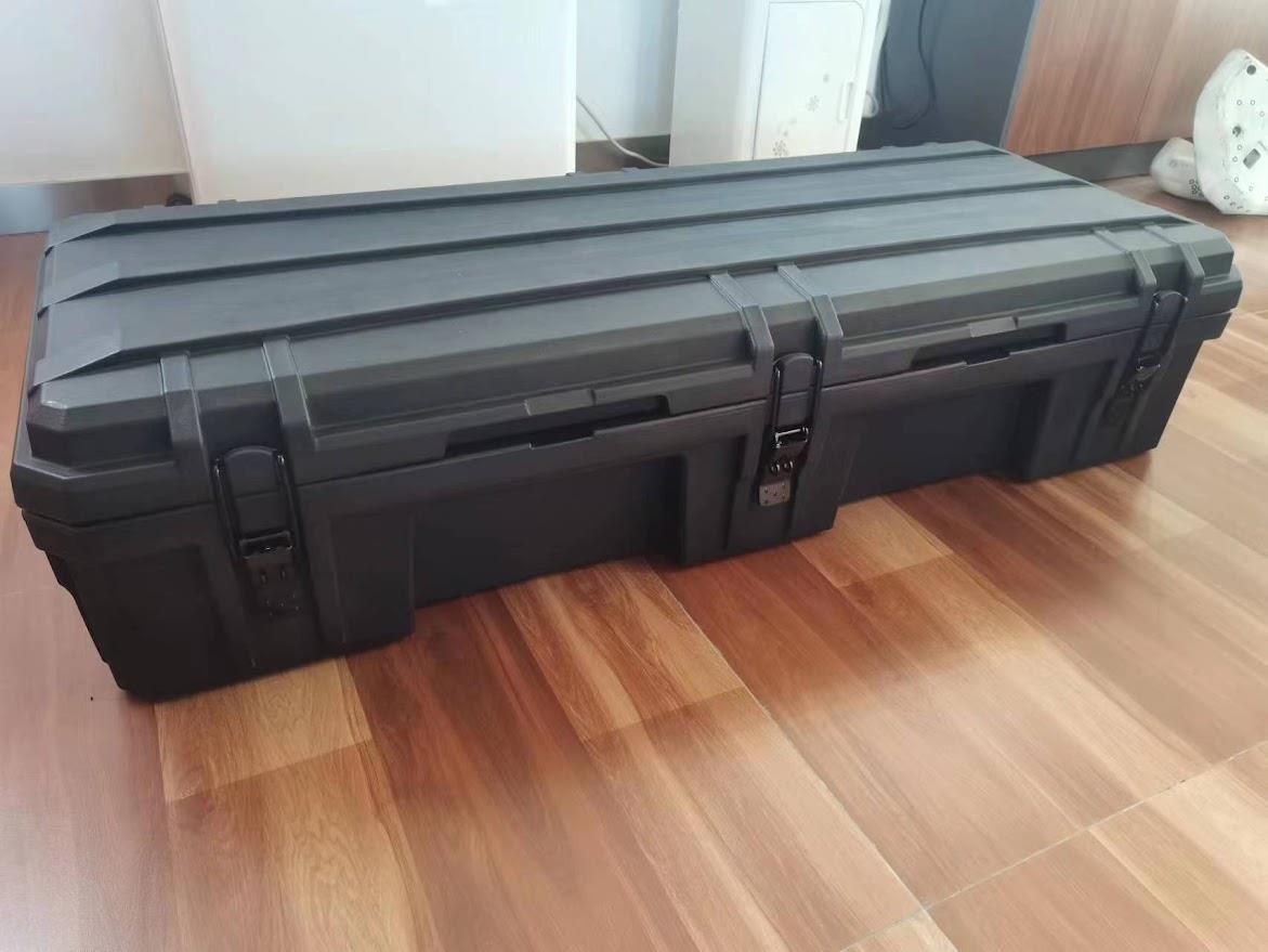 ארגז קשיח 125 ליטר עם 2 בוכנות ו 3 סגרים אורך 1.3 מטר רוחב 50 סמ גובה 30 סמ קמפינג לייף