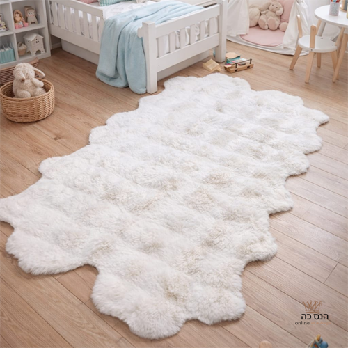 שטיח פרווה אסימטרי שמנת