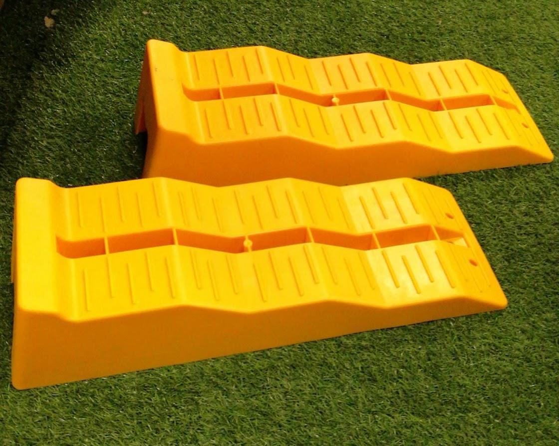 רמפות לקרוואן לייצוב או דילוג עומס עד 5 טון צבע צהוב קמפינג לייף