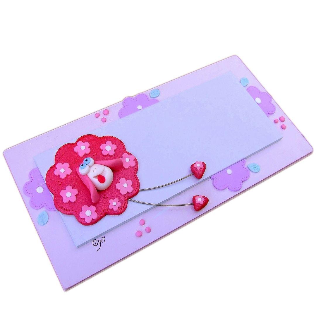 מתנה לחנוכת בית או שלט כניסה מעוצב, כבשה ורודה בפיסול תלת ממדי על עץ.