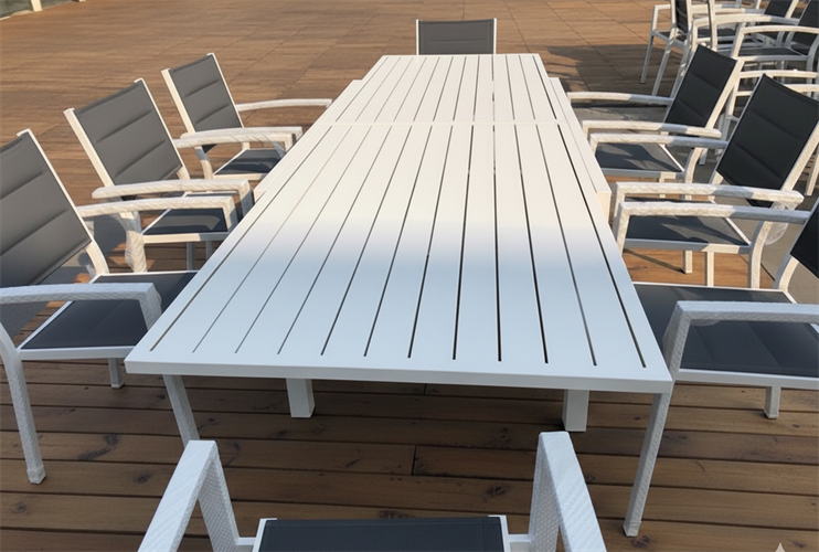 שולחן לגינה ולמרפסת נפתח אלומיניום טופ אלומיניום 1.40-2.80 + 4 כסאות צבע לבן