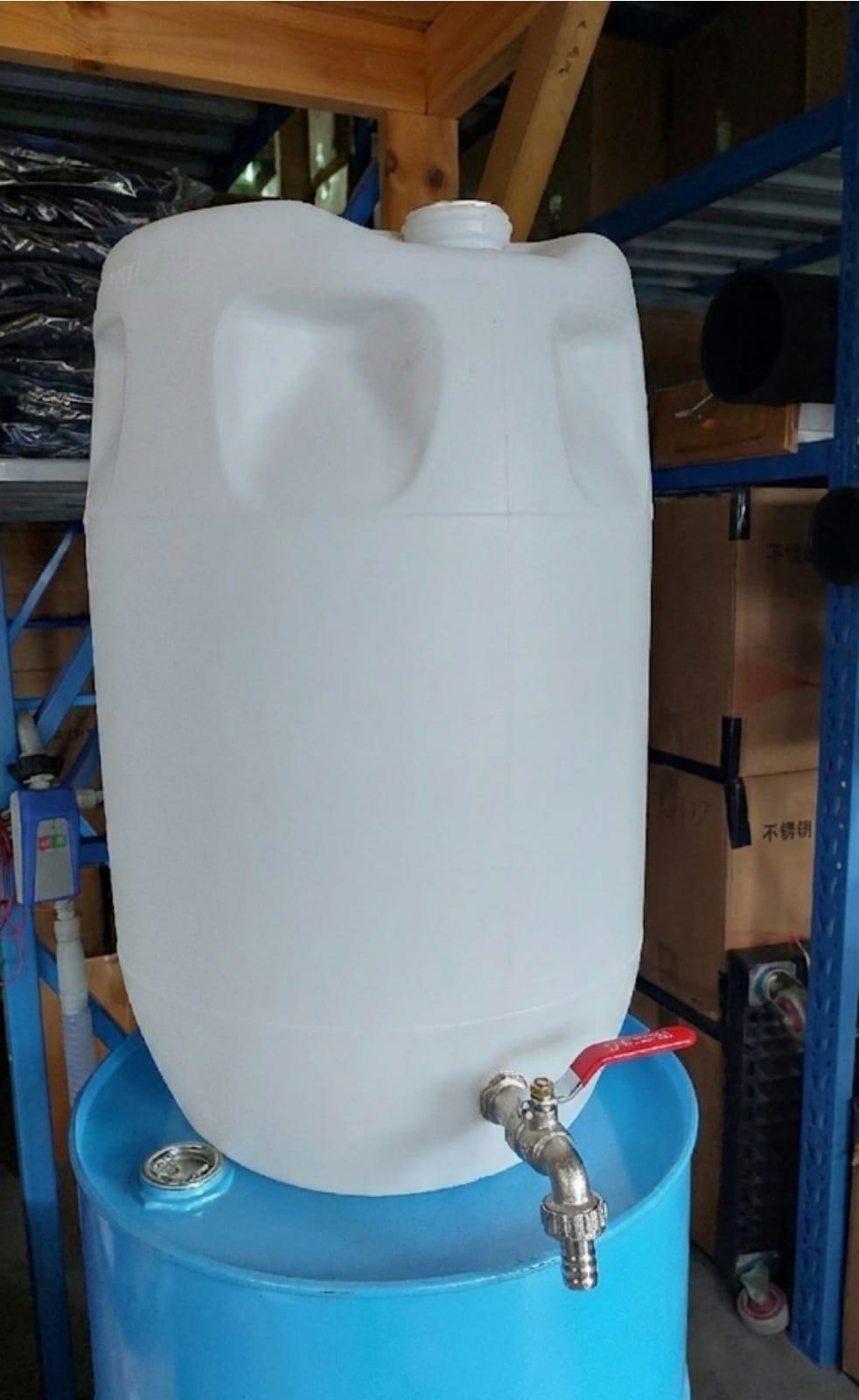 חבית שקופה 120 ליטר עם ברז לאכסון כללי תקן למים מיוצר בישראל עם נשם חד כיווני קמפינג לייף חבית שקופה 120 ליטר עם ברז לאכסון כללי תקן למים מיוצר בישראל עם נשם חד כיווני קמפינג לייף