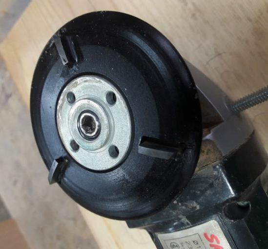 דיסק עם 3 סכינים לגילוף קוטר 90 ממ דיסק עם 3 סכינים לגילוף קוטר 90 ממ