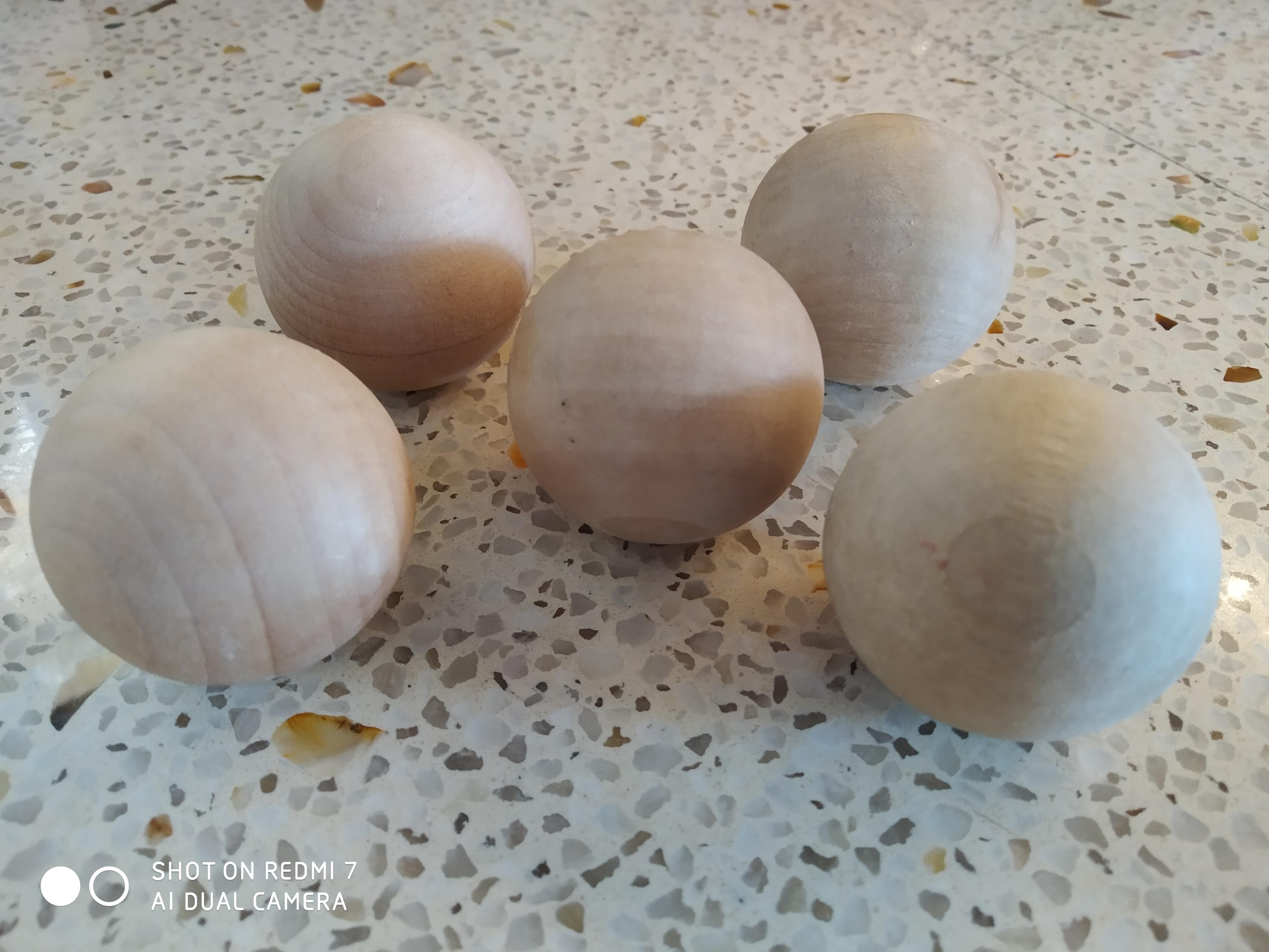 כדורי עץ כדורי עץ