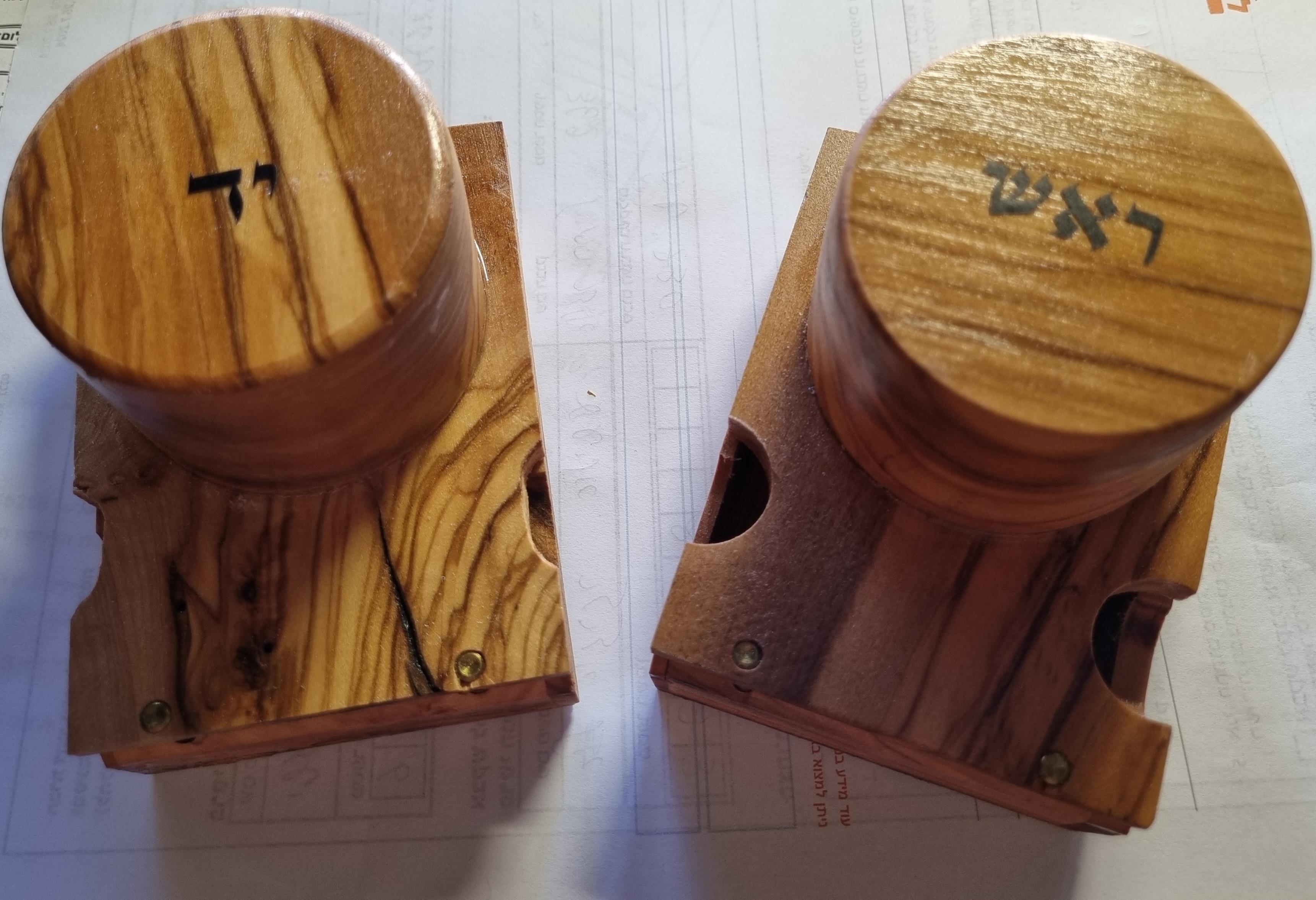 זוג בתי תפילין מעץ זית בעיצוב חדש זוג בתי תפילין מעץ זית בעיצוב חדש