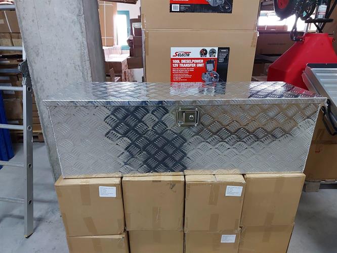 ארגז אלומיניום לטנדרים ולגיפים עם 2 מנעולים אורך 125 סמ רוחב 40 סמ גובה 41 סמ 12 קג קמפינג לייף ארגז אלומיניום לטנדרים ולגיפים עם 2 מנעולים אורך 125 סמ רוחב 40 סמ גובה 41 סמ 12 קג קמפינג לייף