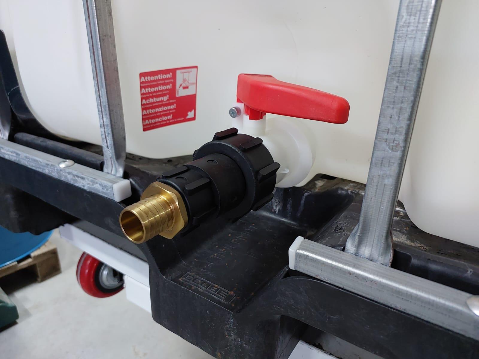 רקורד למיכל קובייה 1000L סביבון 2 צול IBC ADAPTER להברגה נקבה 4\3 IBC עם ניפל 25 ממ קמפינג לייף רקורד למיכל קובייה 1000L סביבון 2 צול IBC ADAPTER להברגה נקבה 4\3 IBC עם ניפל 25 ממ קמפינג לייף