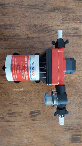 משאבת מים לקרוואן ולסירה 12 וולט 11.3 ליטר לדקה SEAFLO לחץ 3.8 בר 55 PSI כולל מסנן קמפינג לייף משאבת מים לקרוואן ולסירה 12 וולט 11.3 ליטר לדקה SEAFLO לחץ 3.8 בר 55 PSI כולל מסנן קמפינג לייף