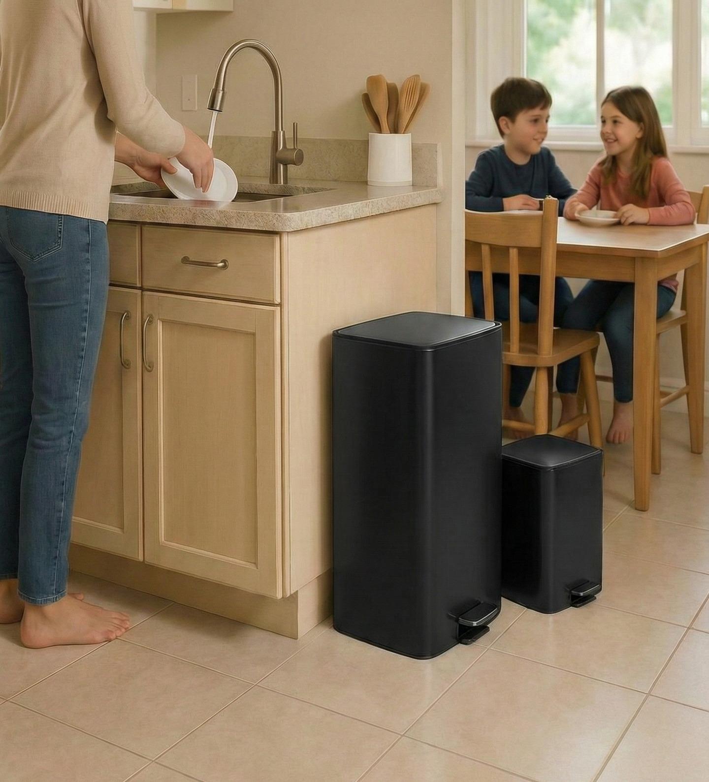 סט פחים בגימור שחור 30 ו 3 ליטר עם דלי פנימי נשלף דגם SRT-07790 מבית honey can do