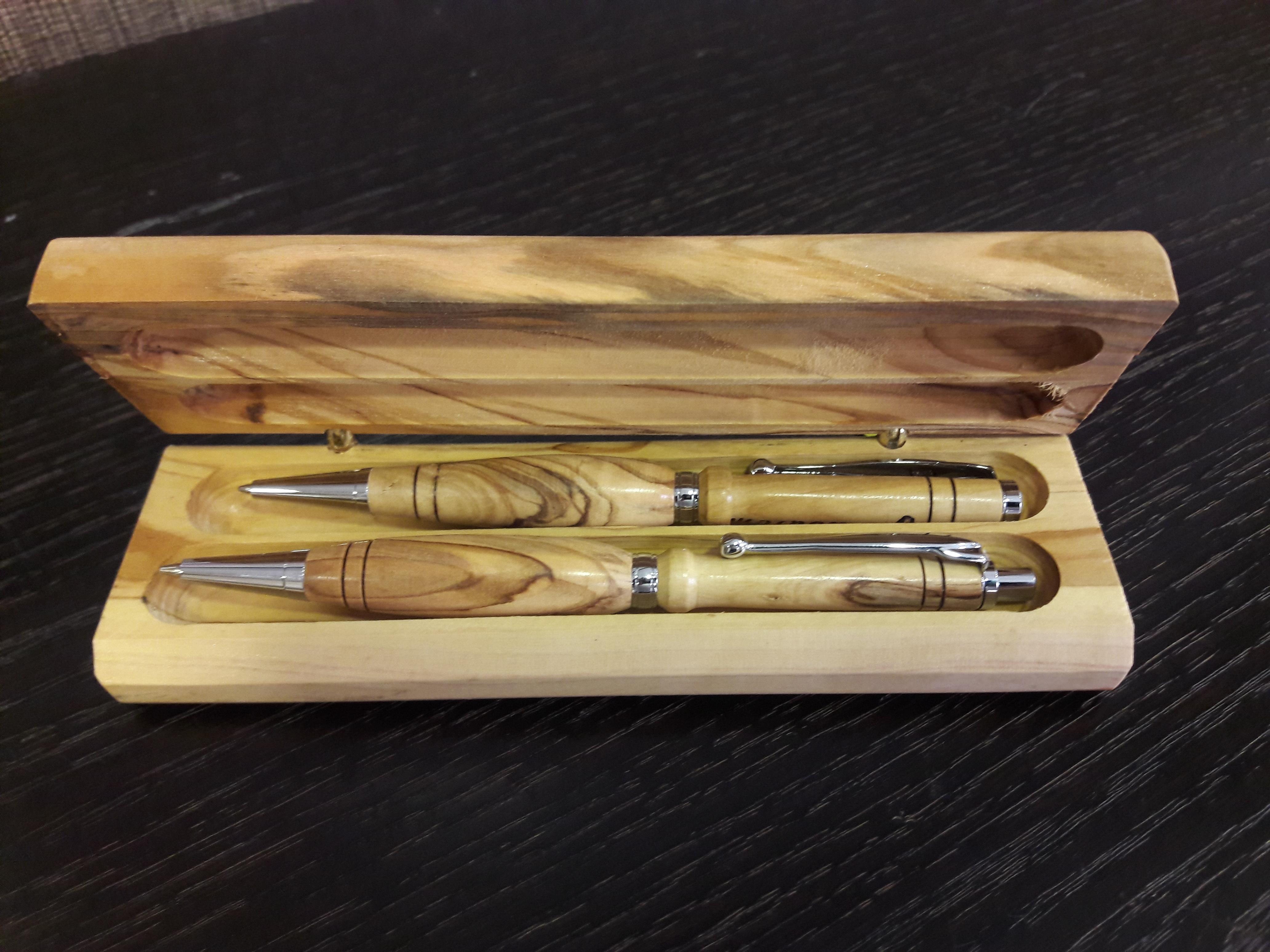 מארז לעט ולעיפרון מעץ זית מארז לעט ולעיפרון מעץ זית