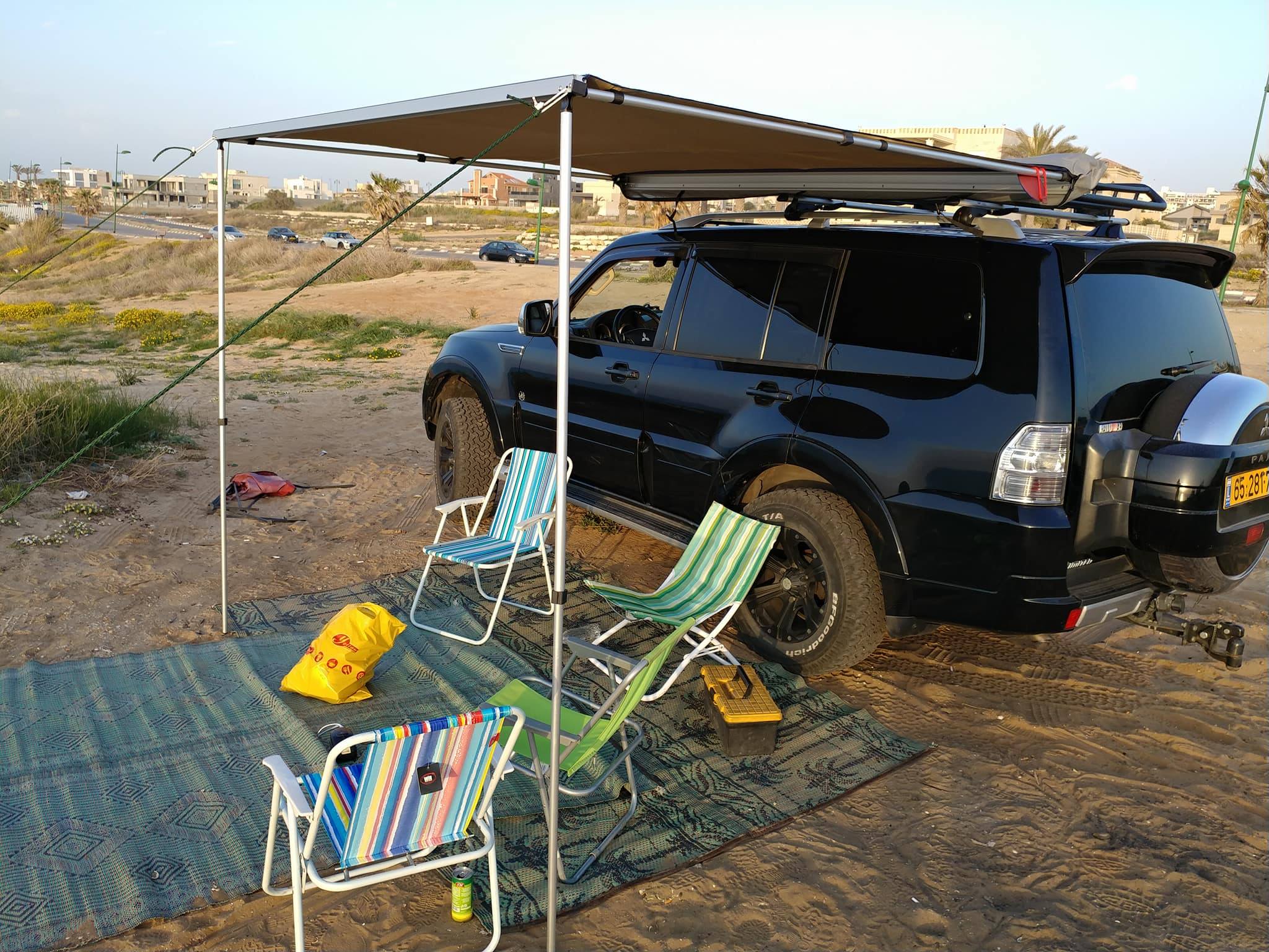 צלון צד לרכב לנגרר ולקרוואן 2.5 מטר לאורך הרכב 2 מטר נפתחת החוצה קמפינג לייף