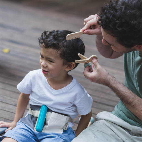 חגורת מעצב שיער מעץ