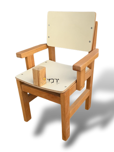 כיסא עץ רגלי בוק עם ידיות + פומל