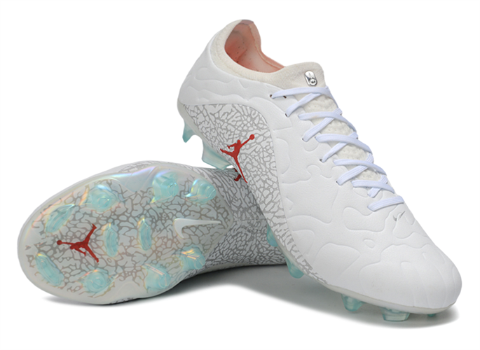 נעלי כדורגל אייר ג'ורדן Jordan Tiempo Maestro Elite לבן