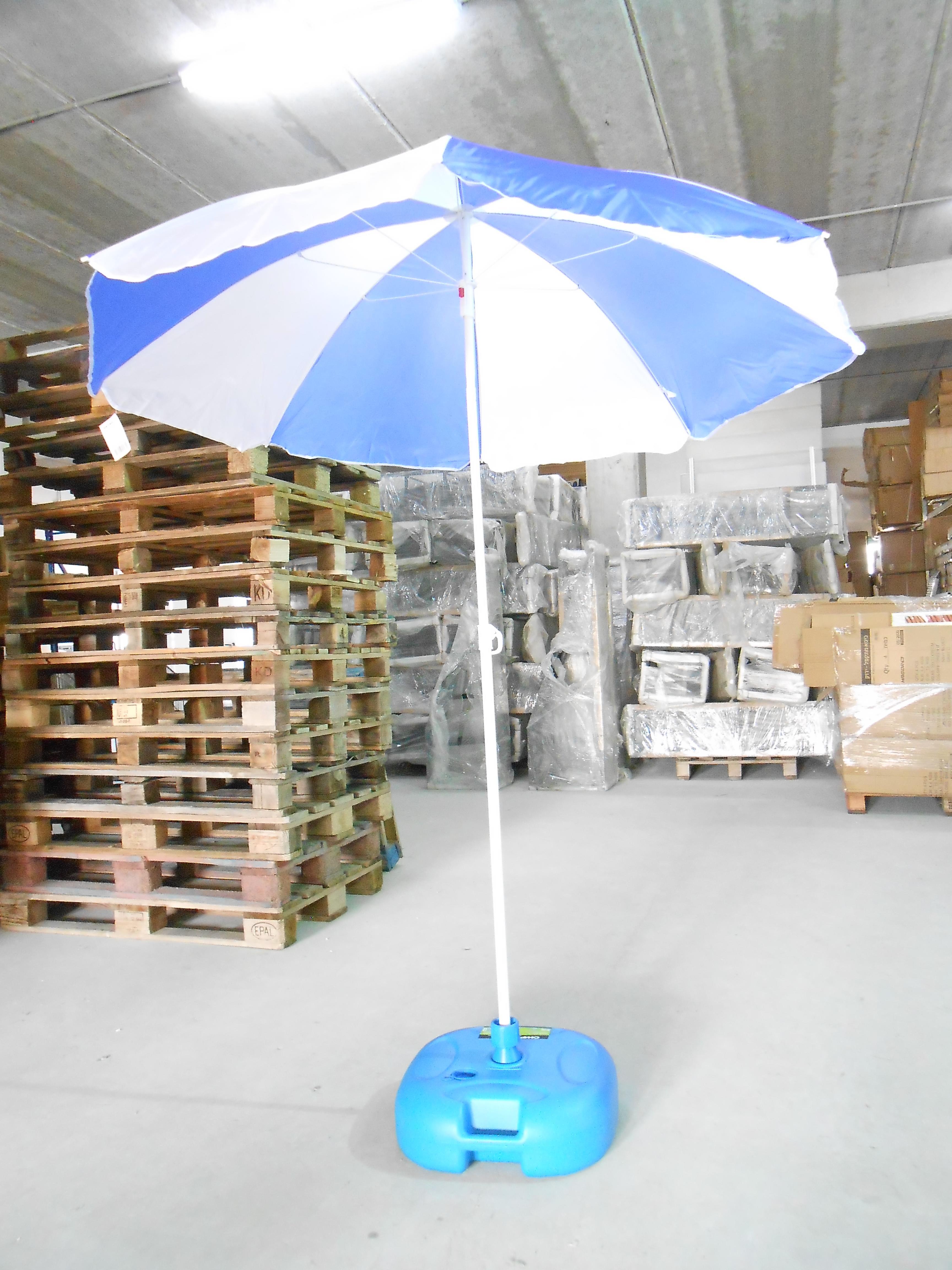 שמשיה 1.8 מטר ­מבית CAMPTOWN צבע כחול ולבן כולל בסיס קמפינג לייף