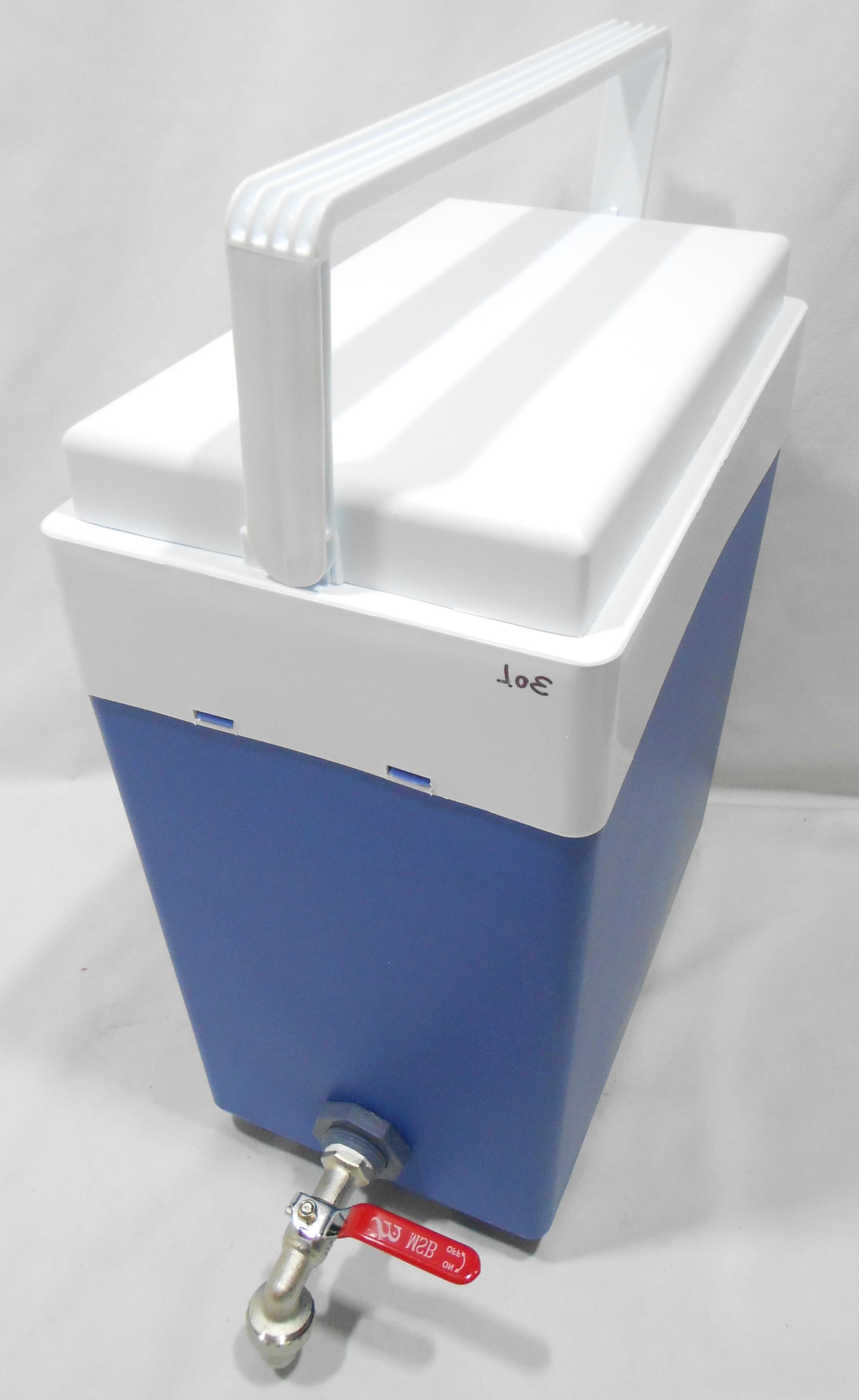 מיכל מים עם ברז 30 ליטר צידנית שהיא גם מיכל מים או שתיה לכל דבר קמפינג לייף מיכל מים עם ברז 30 ליטר צידנית שהיא גם מיכל מים או שתיה לכל דבר קמפינג לייף