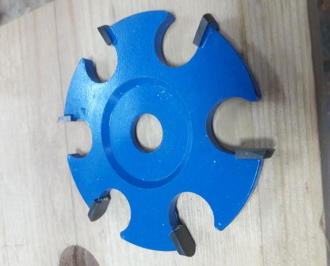 דיסק 90 ממ עם 6 סכינים דיסק 90 ממ עם 6 סכינים