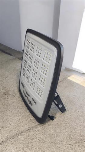 פרוז'קטור סולארי 400 וואט סדרת הפרימיום פרוז'קטור סולארי 400 וואט סדרת הפרימיום