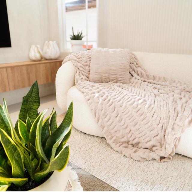 כרית פרווה - אבן