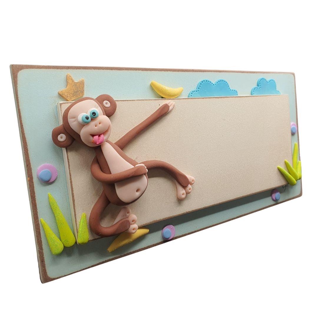 שלט לדלת קוף מעוצב – עבודת יד בעיצוב אישי