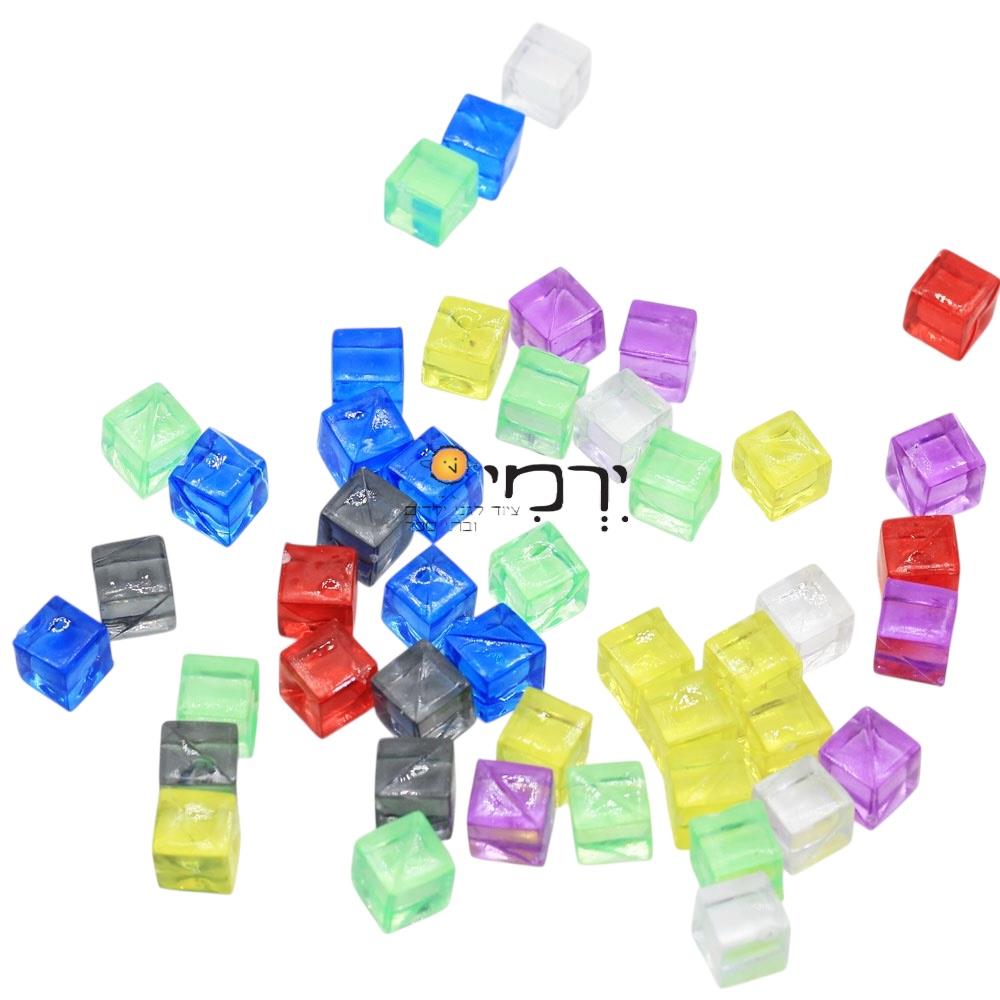 קוביות שקופות מפלסטיק לשולחן אור