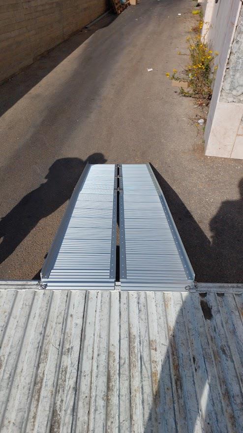 רמפה להעמסה ופריקה לרכב מסחרי מתקפלת אלומיניום אורך 2.4 מטר רוחב 73 סמ 2 רגליים קמפינג לייף רמפה להעמסה ופריקה לרכב מסחרי מתקפלת אלומיניום אורך 2.4 מטר רוחב 73 סמ 2 רגליים קמפינג לייף