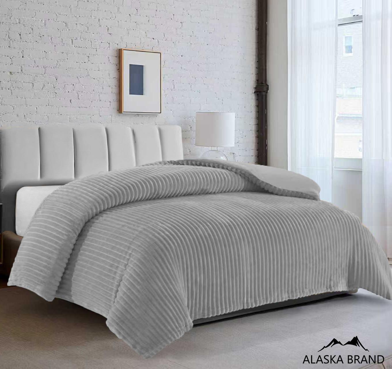 שמיכת פוך פינוק! עם מילוי דו צדדית קטיפה פליז | דגם סטריפ - פינלנד * זוגי במלאי * שמיכת פוך פינוק! עם מילוי דו צדדית קטיפה פליז | דגם סטריפ - פינלנד * זוגי במלאי *