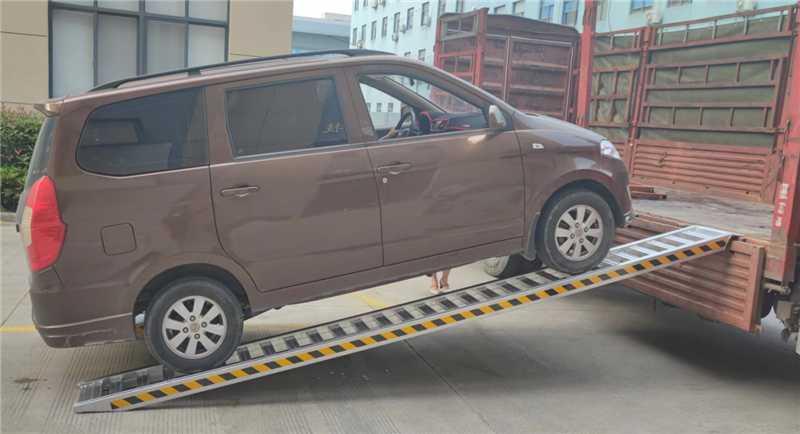 רמפות RZR ולטרקטורון 4.9 מטר אורך 45 סמ רוחב עומס עד 1.3 טון מקסימום לזוג קמפינג לייף