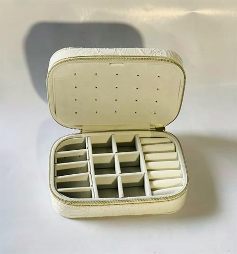 תיק מדוגם לבן