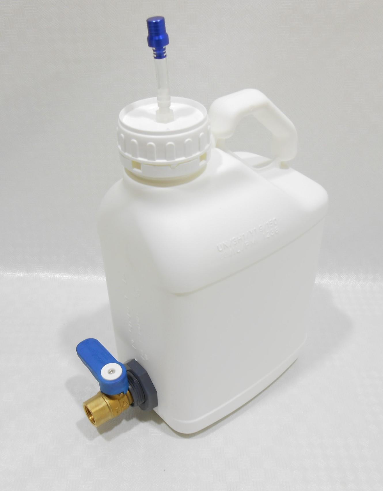 מיכלים לראקטור פריקה 5 ליטר כפול 2 עם ברז חצי נקבה ונשם ללא מגע יד אדם המחיר ל 2 מיכלים קמפינג לייף מיכלים לראקטור פריקה 5 ליטר כפול 2 עם ברז חצי נקבה ונשם ללא מגע יד אדם המחיר ל 2 מיכלים קמפינג לייף