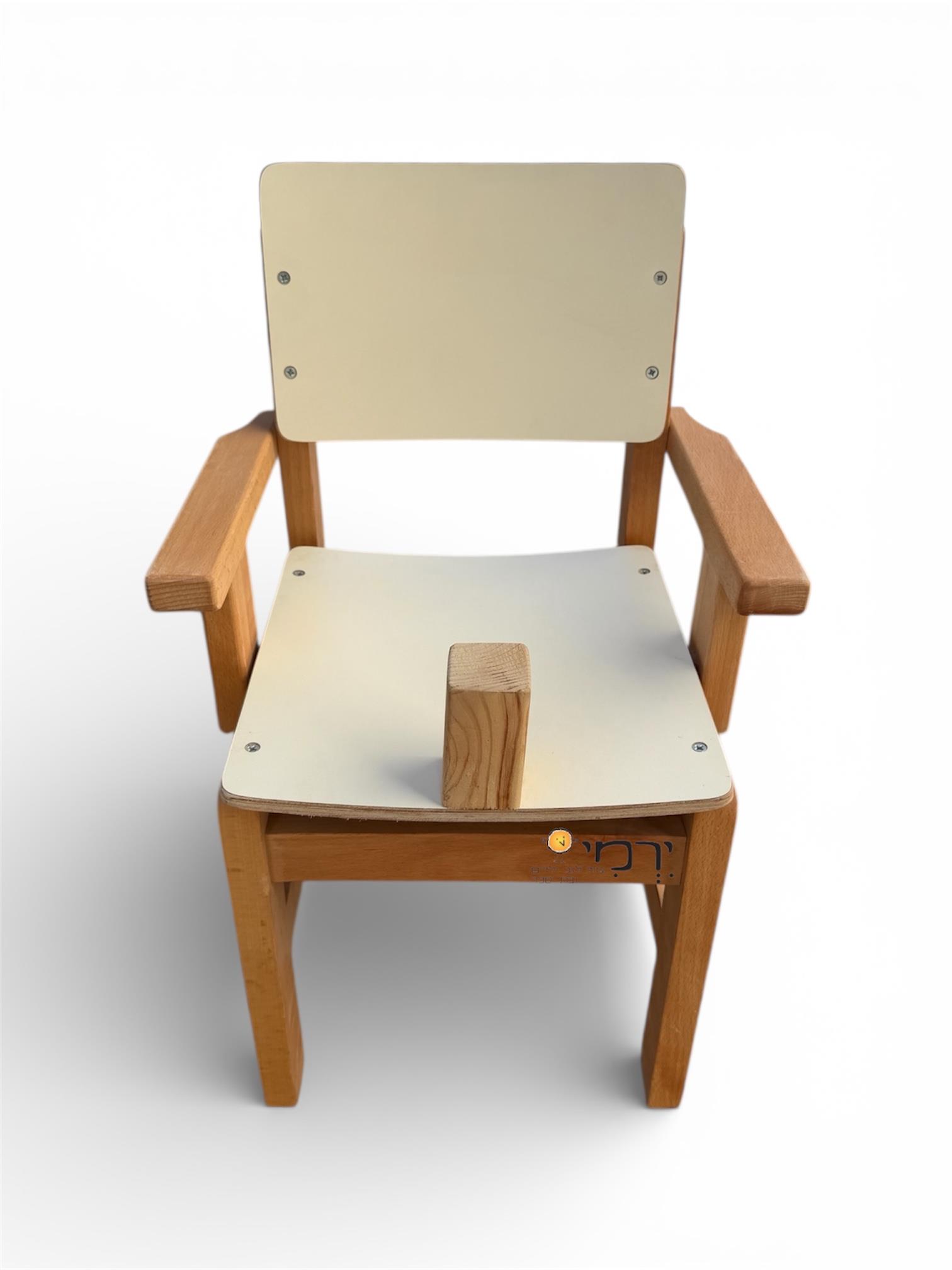 כיסא עץ רגלי בוק עם ידיות + פומל